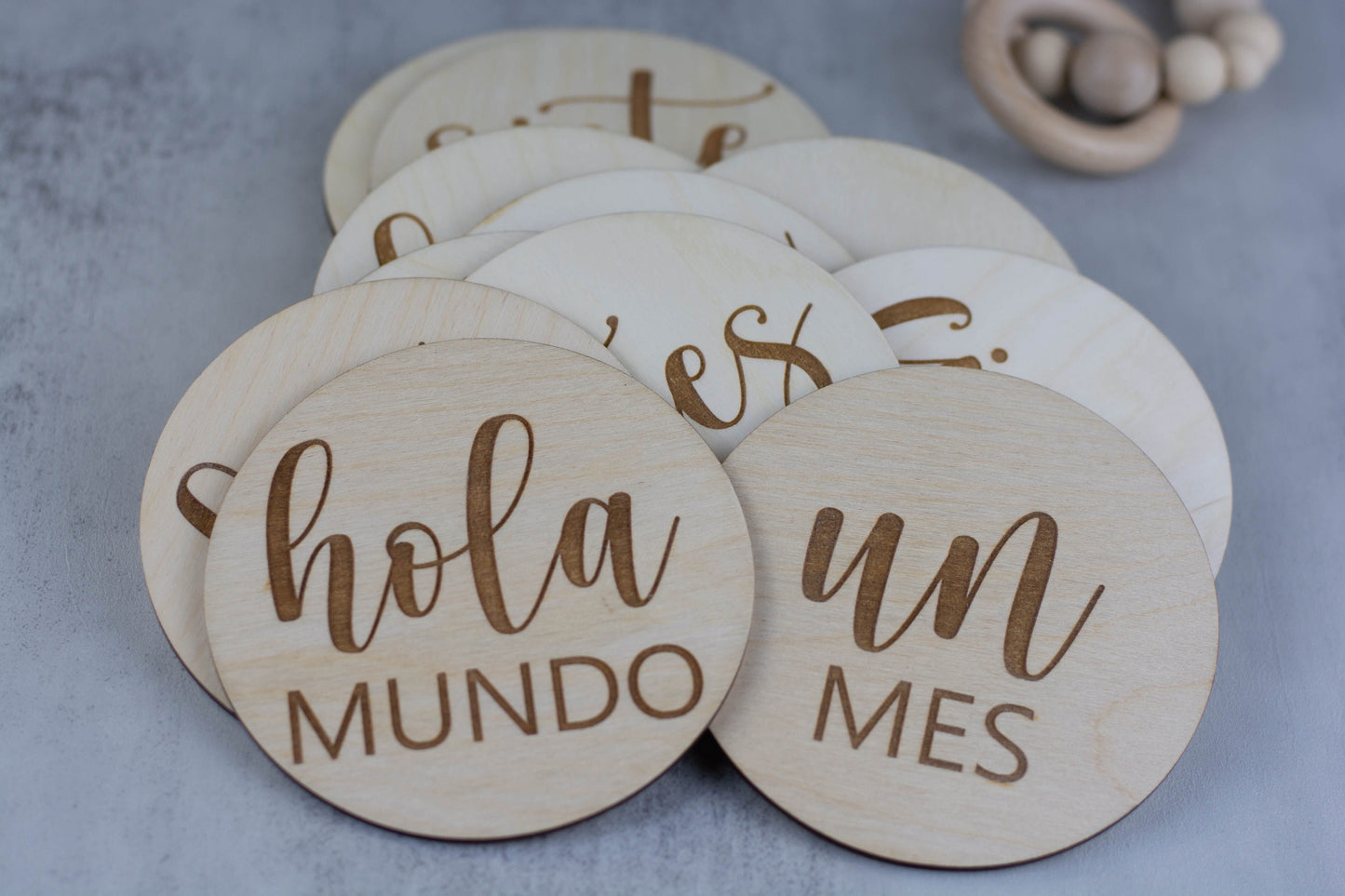 Baby Milestone Cards for Baby Photos, Monthly Milestone Markers in Spanish, Baby Milestone Discs, Baby Shower Gift