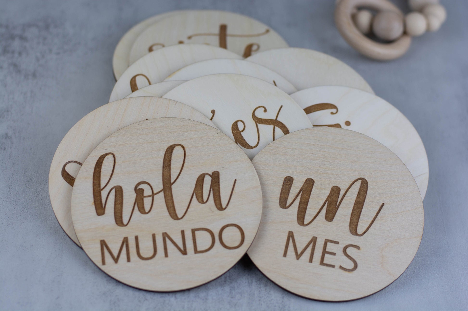 Baby Milestone Cards for Baby Photos, Monthly Milestone Markers in Spanish, Baby Milestone Discs, Baby Shower Gift