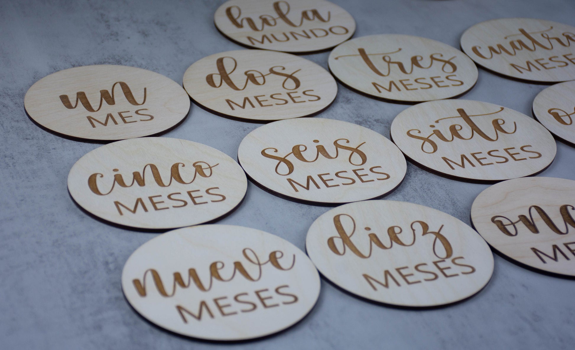 Baby Milestone Cards for Baby Photos, Monthly Milestone Markers in Spanish, Baby Milestone Discs, Baby Shower Gift